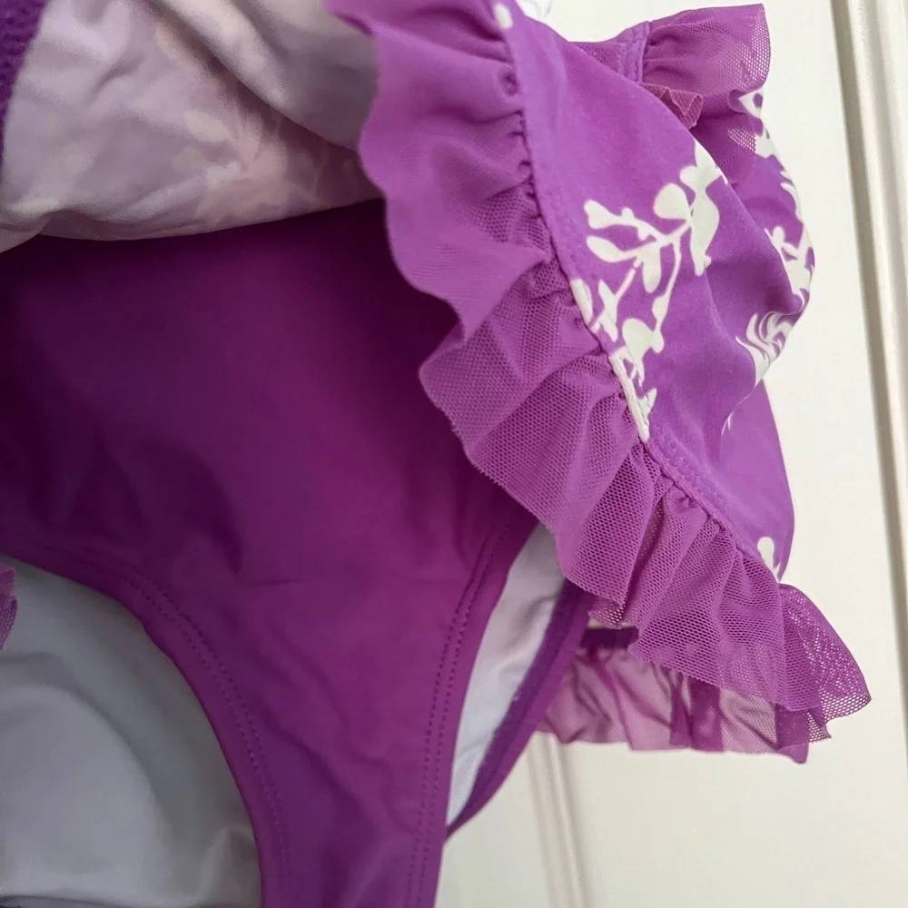 Hanna Swim bottoms, size 130 (8 -10), good condition